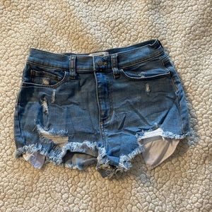 PINK size 4 Jean shorts 😍